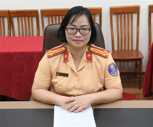 Thượng tá Tạ Thị Hồng Minh – Phó Trưởng phòng, Phòng Hướng dẫn tuyên truyền và điều tra, giải quyết tai nạn giao thông, Cục Cảnh sát giao thông.